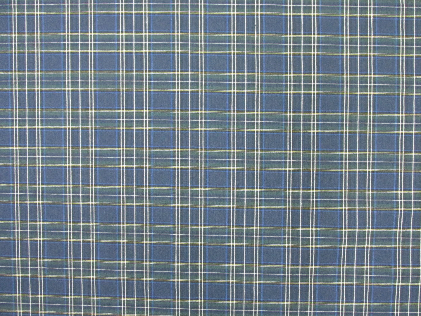 Escocés color Azul con ancho 2,80 mts. Metraje 0,50 mts tejido cuadros Ref 